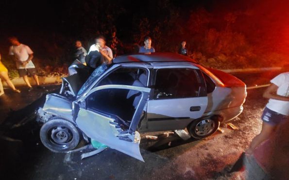 Colisão entre dois carros deixa um morto e dois feridos na SE-368