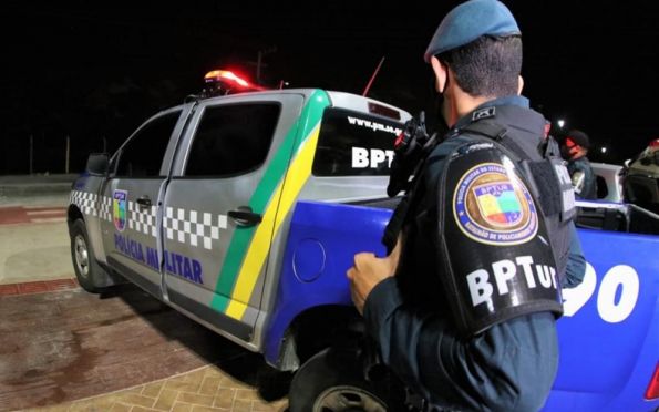 Mulher é presa, suspeita de agredir o próprio filho na Coroa do Meio